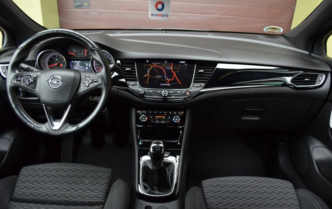Opel Astra cena 49900 przebieg: 133800, rok produkcji 2017 z Ciechanów małe 172